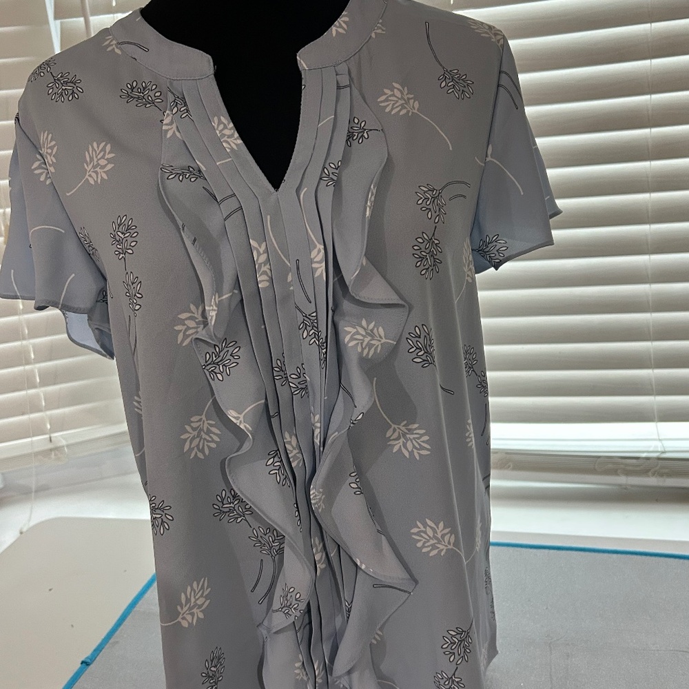 Banana republic short sleeve blouse workwear office floral